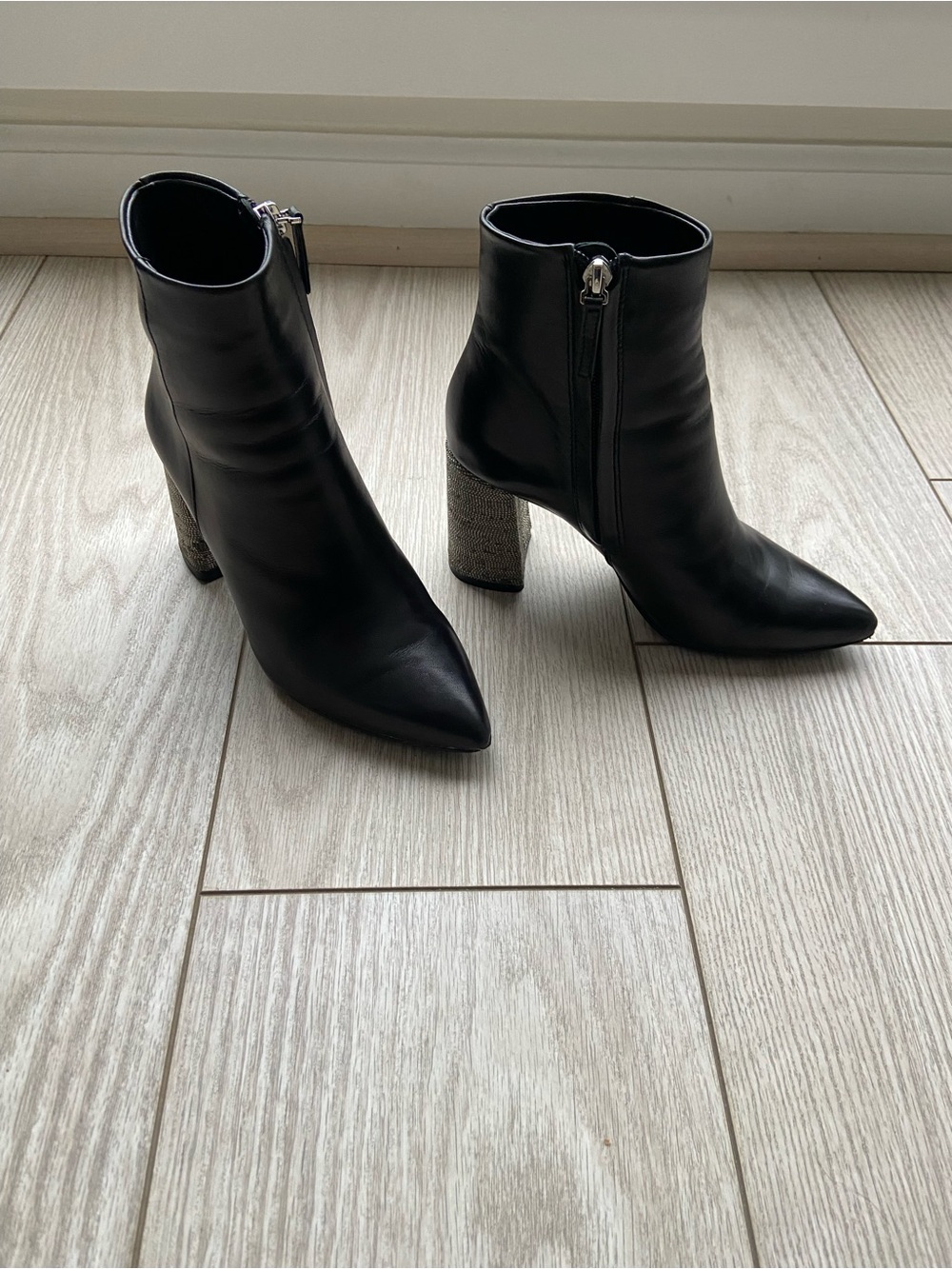 Alice + Olivia Black Pointed Ankle Booties with Silver Glitter Block Heel. Size5